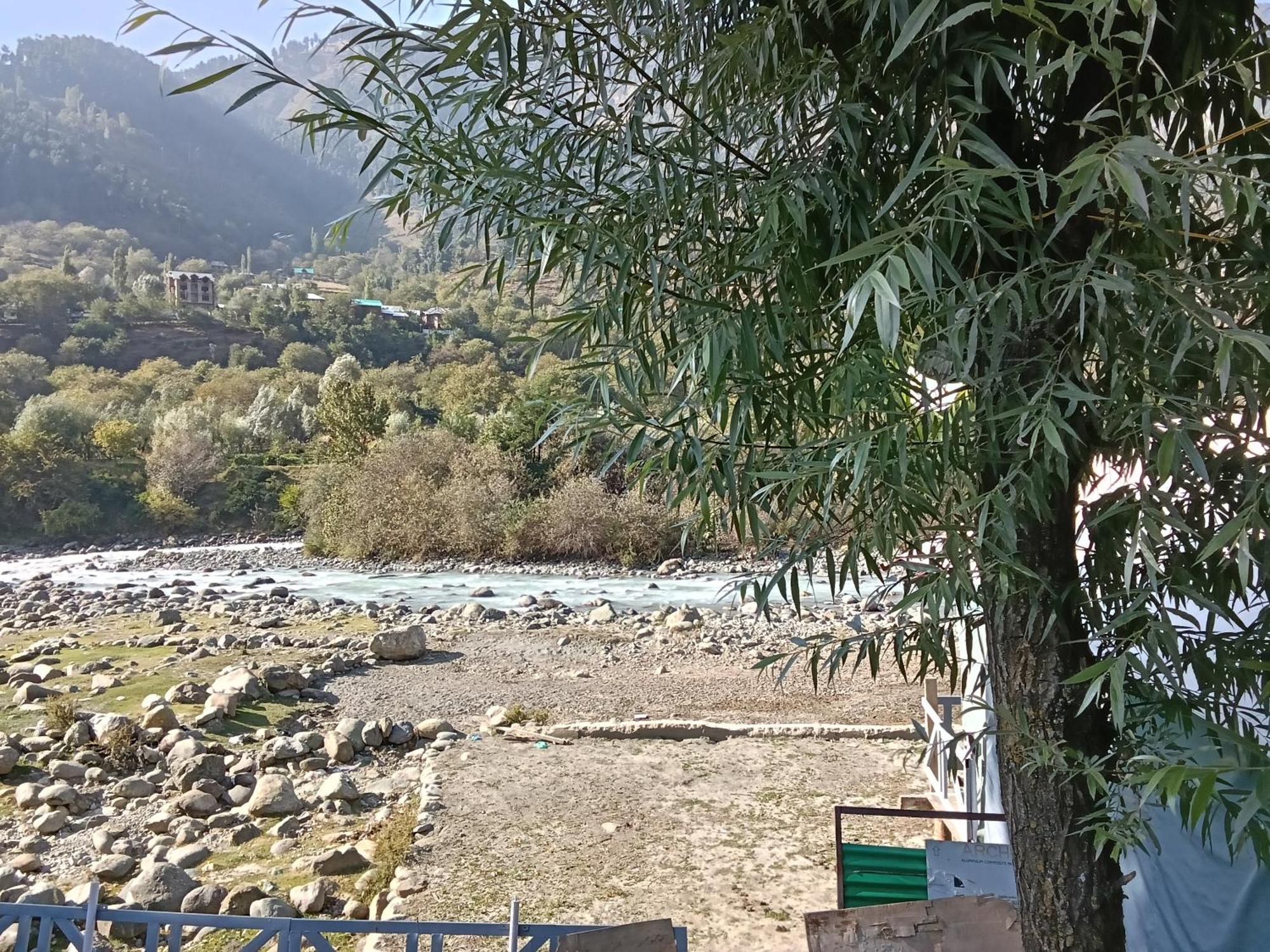 River-Scape Anantnag Exterior foto